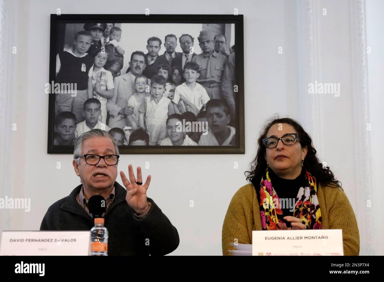 Non esclusiva: 7 febbraio 2023, Città del Messico, Messico: I commissari del meccanismo di chiarificazione storica e verità, David Fernandez ed Eugen Foto Stock