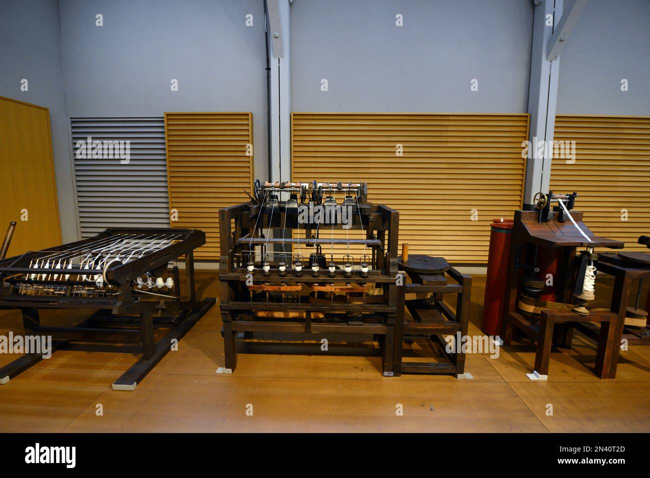Padiglione macchine tessili nel Toyota Commemorative Museum of Industry and Technology a Nagoya, Giappone. Foto Stock