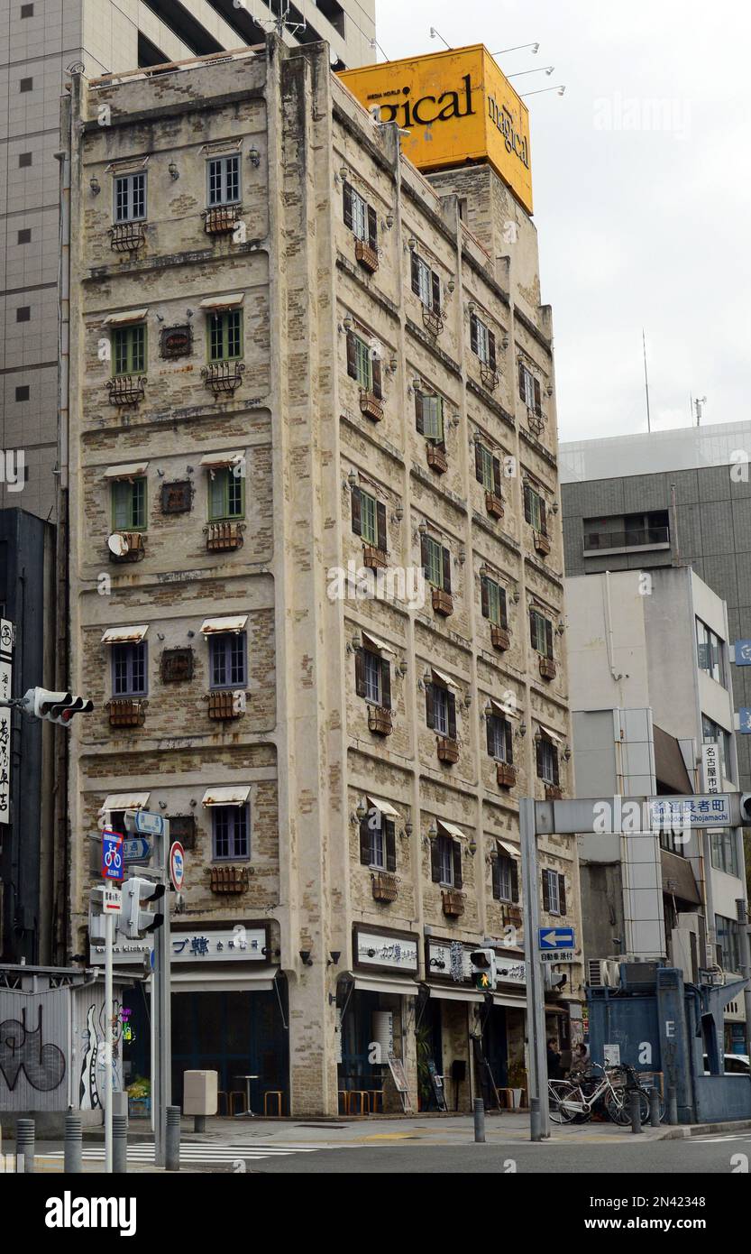 Il ristorante Korean Kitchen si trova al piano terra di un edificio in stile europeo a Nagoya, Giappone. Foto Stock