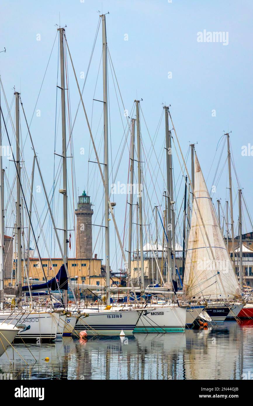 Barche a vela a Marina di San giusto, Trieste, Italia Foto Stock