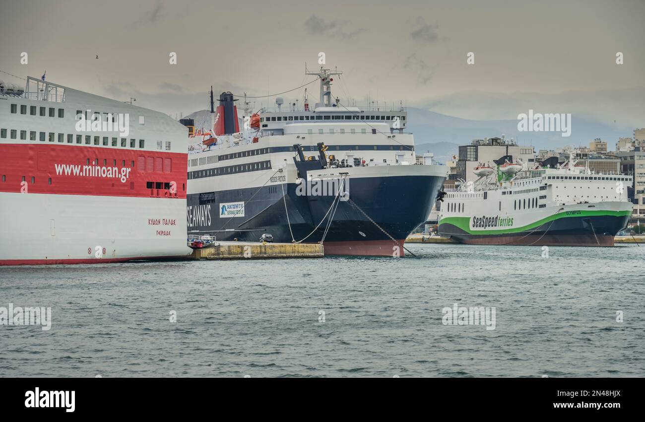 Fähren, Hafen, Piräus, Athen, Griechenland Foto Stock
