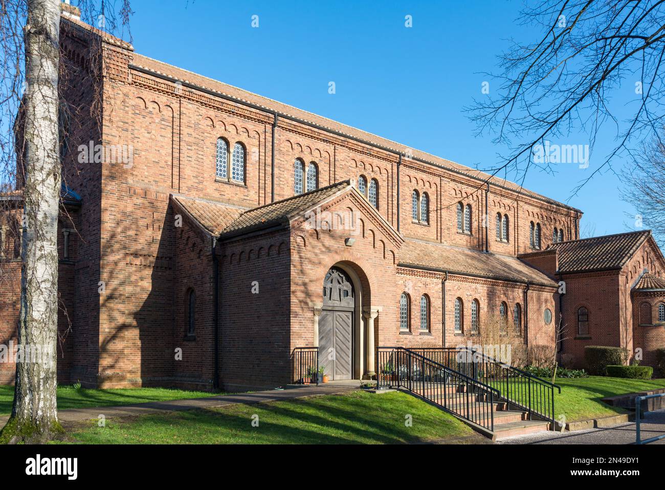 Chiesa parrocchiale di Saint Francis of Assisi Bournville a Bournville, Birmingham, Regno Unito Foto Stock