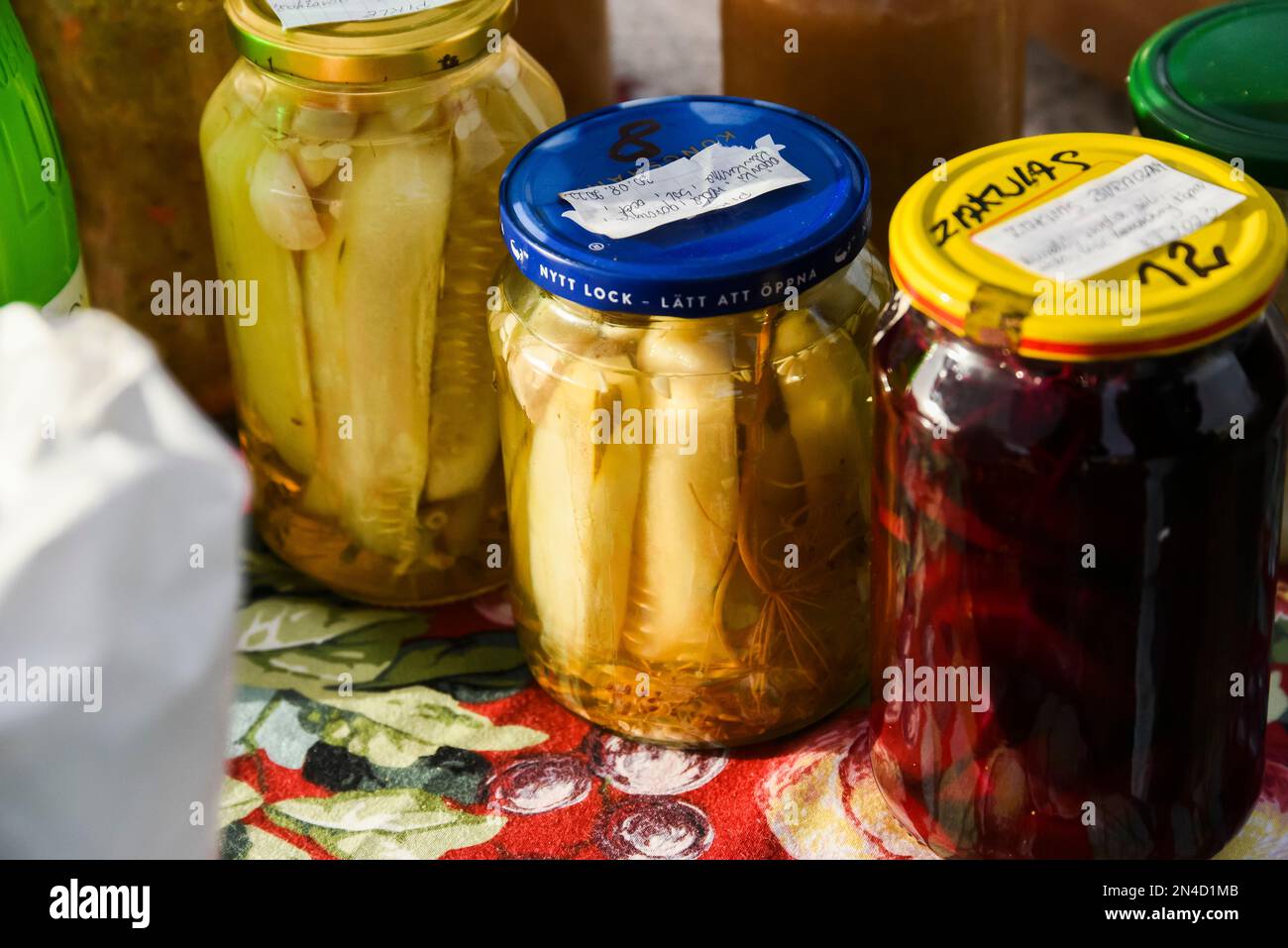 Verdure in vasetti, conserve in vasetti. Foto Stock
