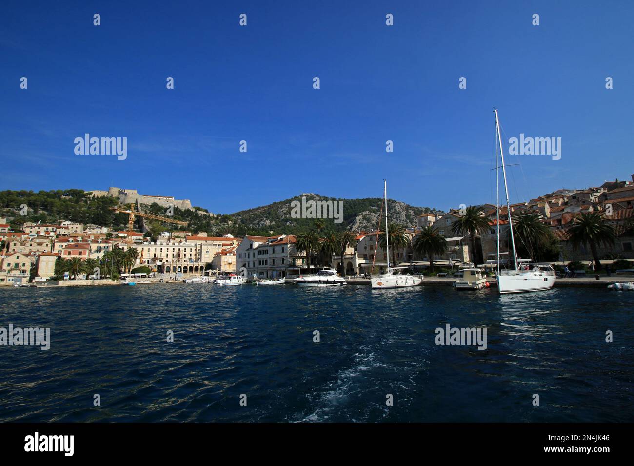 Porto nella città di Hvar, Isola di Hvar, Croazia Foto Stock