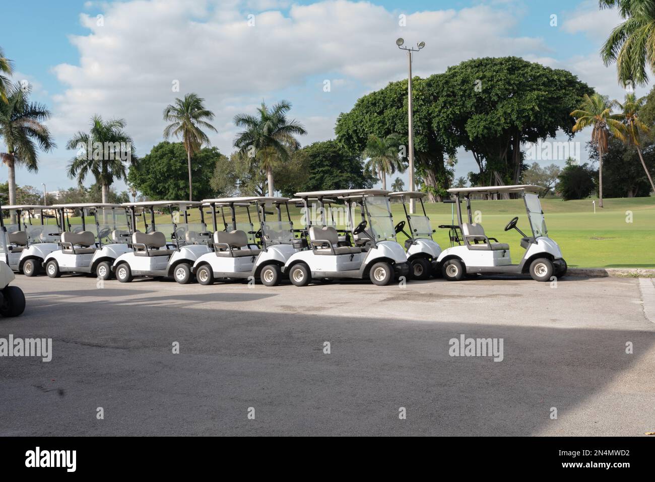 Golf cart presso un golf coures Foto Stock