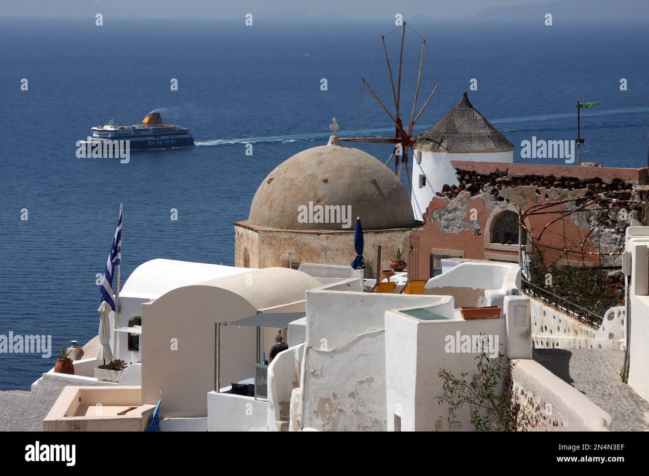Una vista della città di Oia Santorini Cicladi Isole greche Foto Stock