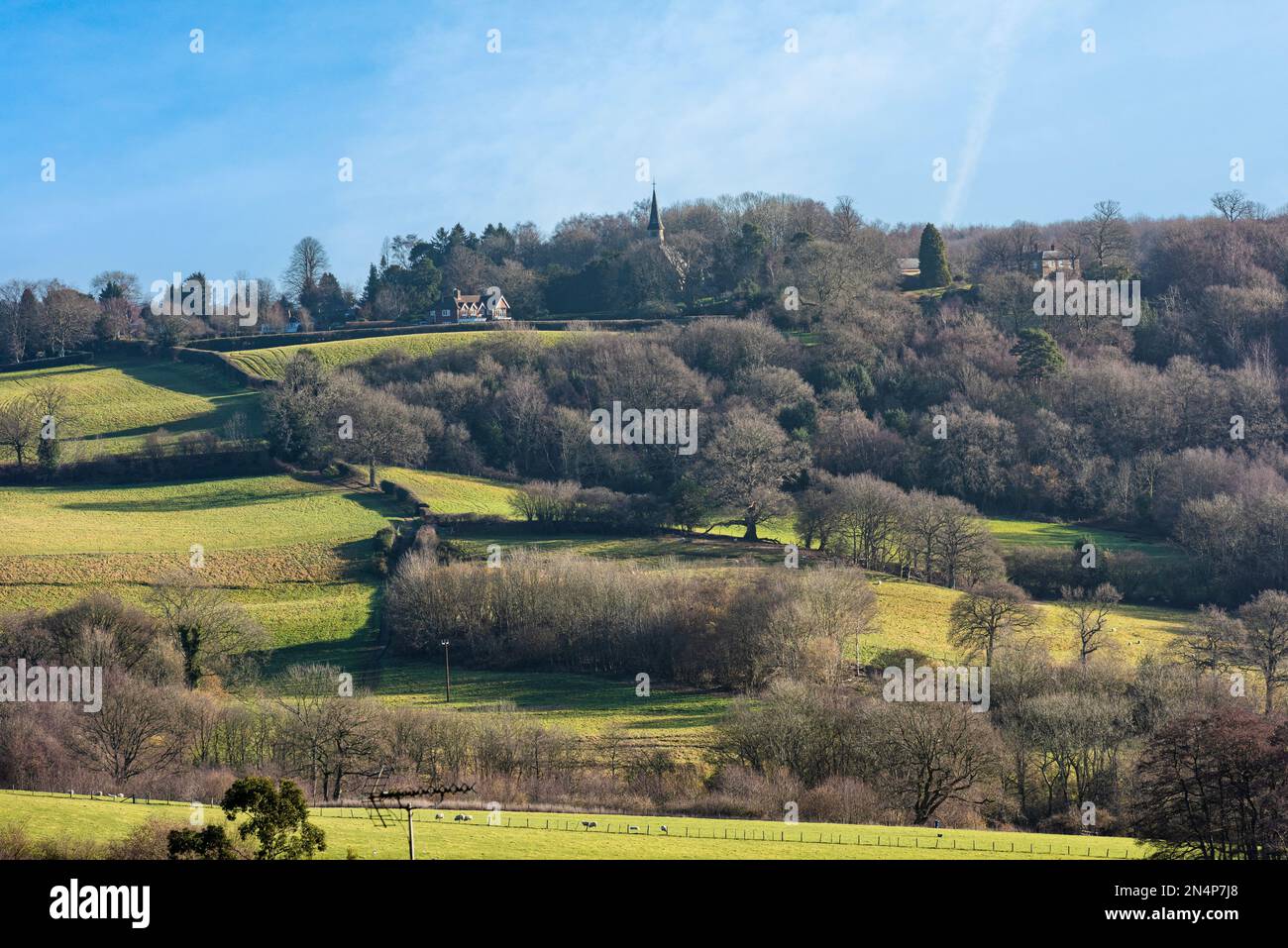 Vista di IDE Hill e la sua chiesa vicino Sevenoaks nel Kent, Inghilterra Foto Stock