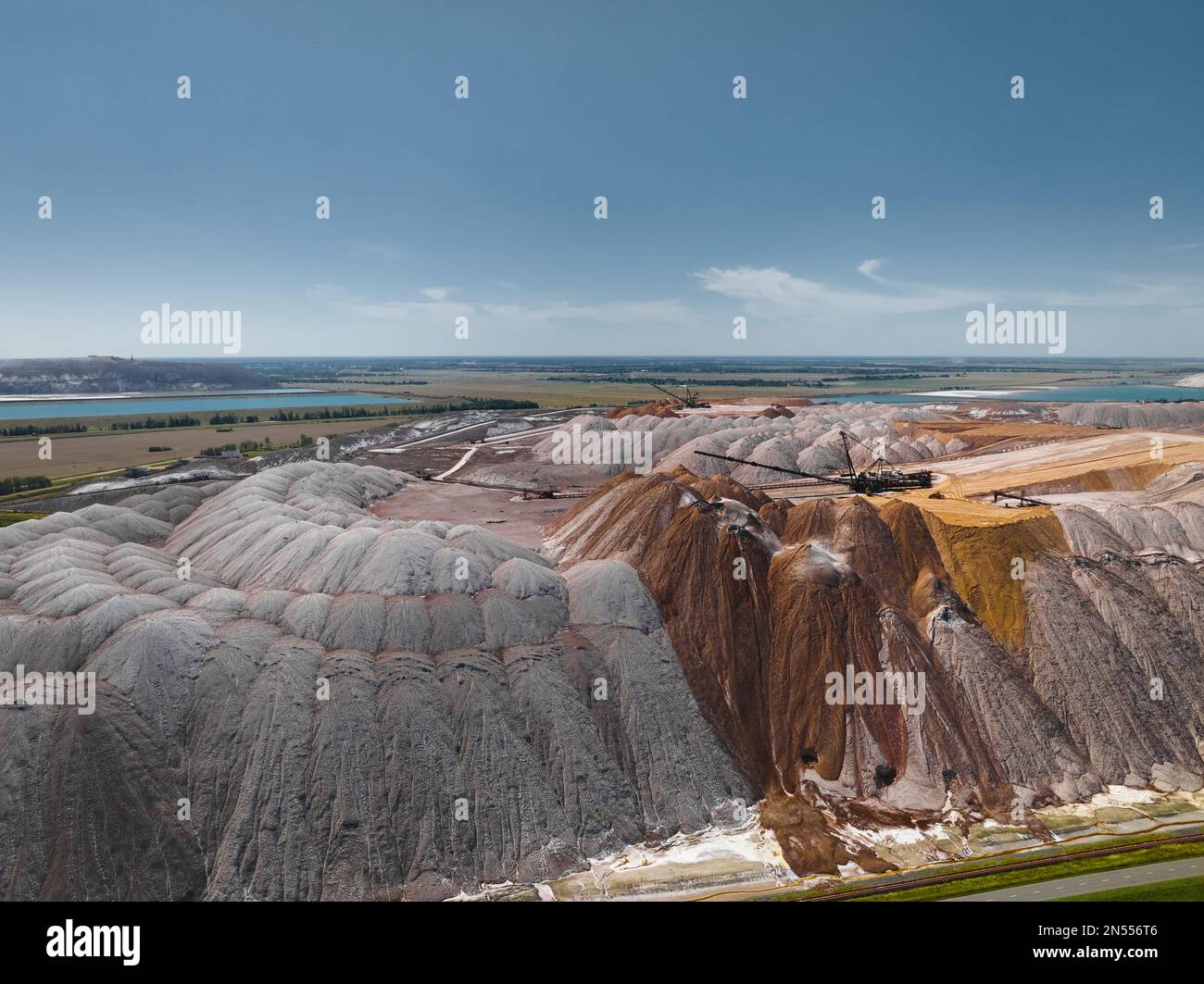 Grandi discariche di sale di potassio e di fanghi di scarico siti di stoccaggio Foto Stock