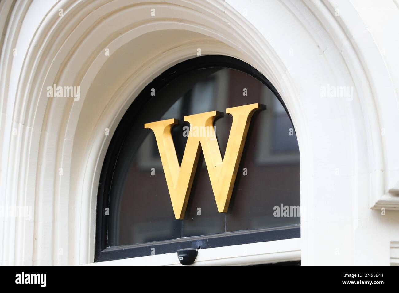 Foto del file datata 11/09/20 di una vista generale di un Waterstones nel centro della città di Nottingham, come titoli che incorporano i temi di salute mentale piombo la lista per il premio del libro per bambini del Waterstones per 2023. Foto Stock