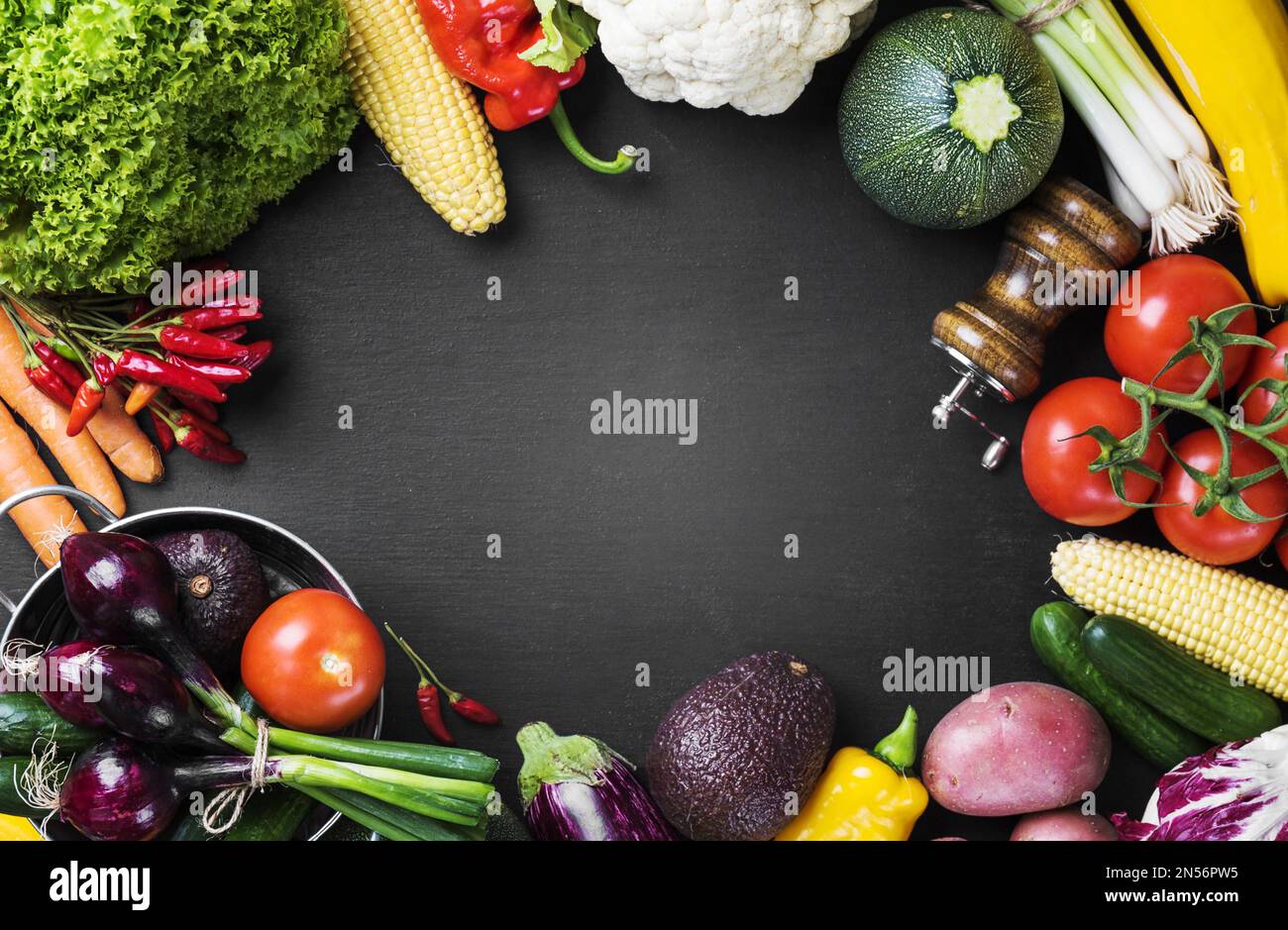 alimentazione verdure utensili da cucina . Risoluzione e foto di alta qualità Foto Stock