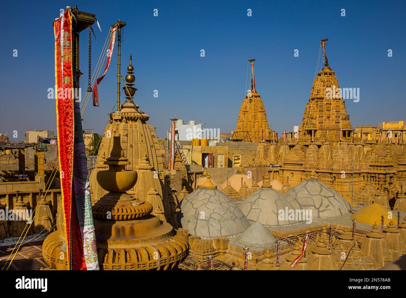 Vista oltre 7 templi Jain nel forte, Jaisalmer, Jaisalmer, Rajasthan, India Foto Stock