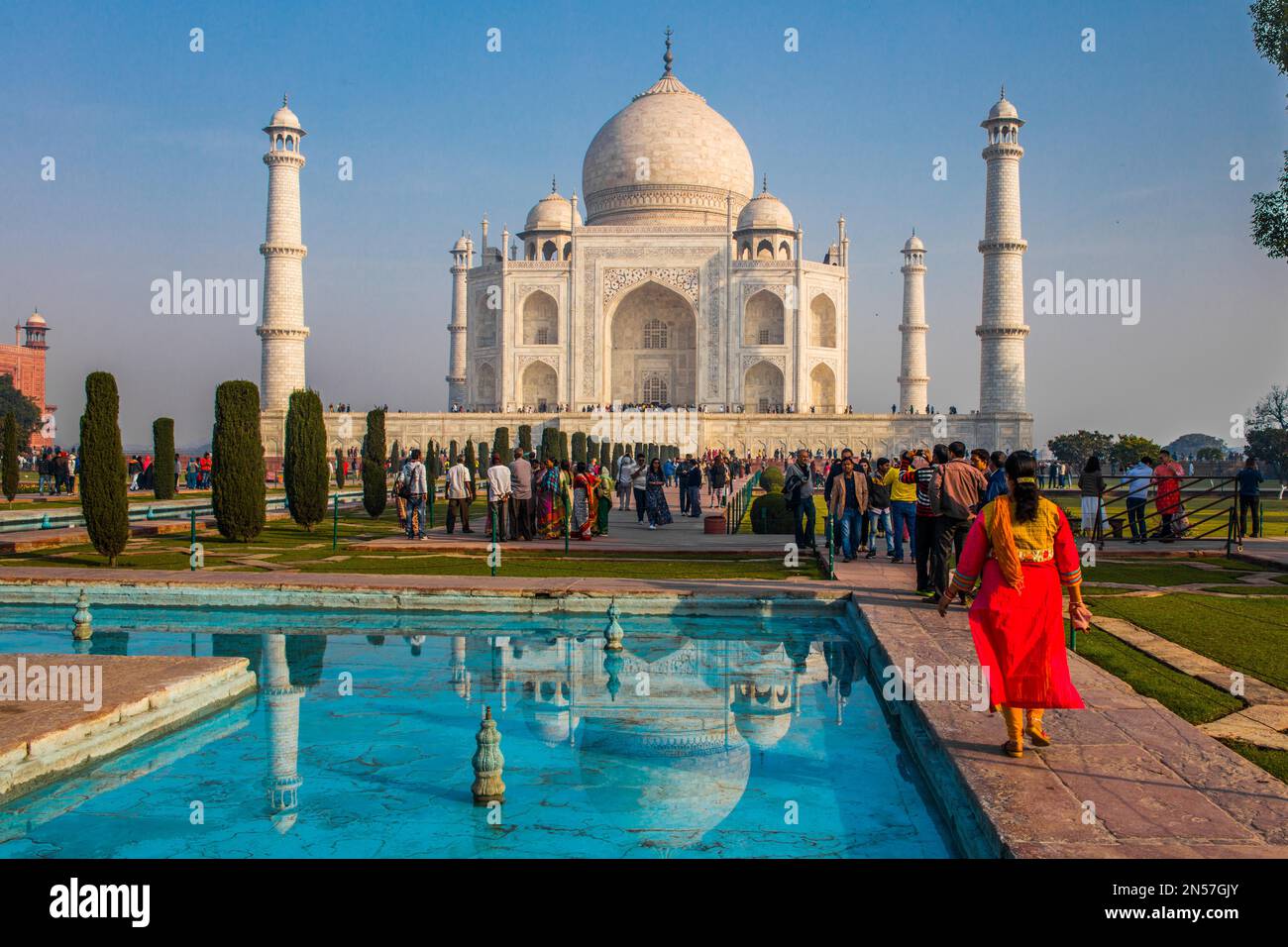 Taj Mahal, famoso edificio del periodo Mughal Agra, Agra, Utttar Pradesh, India Foto Stock