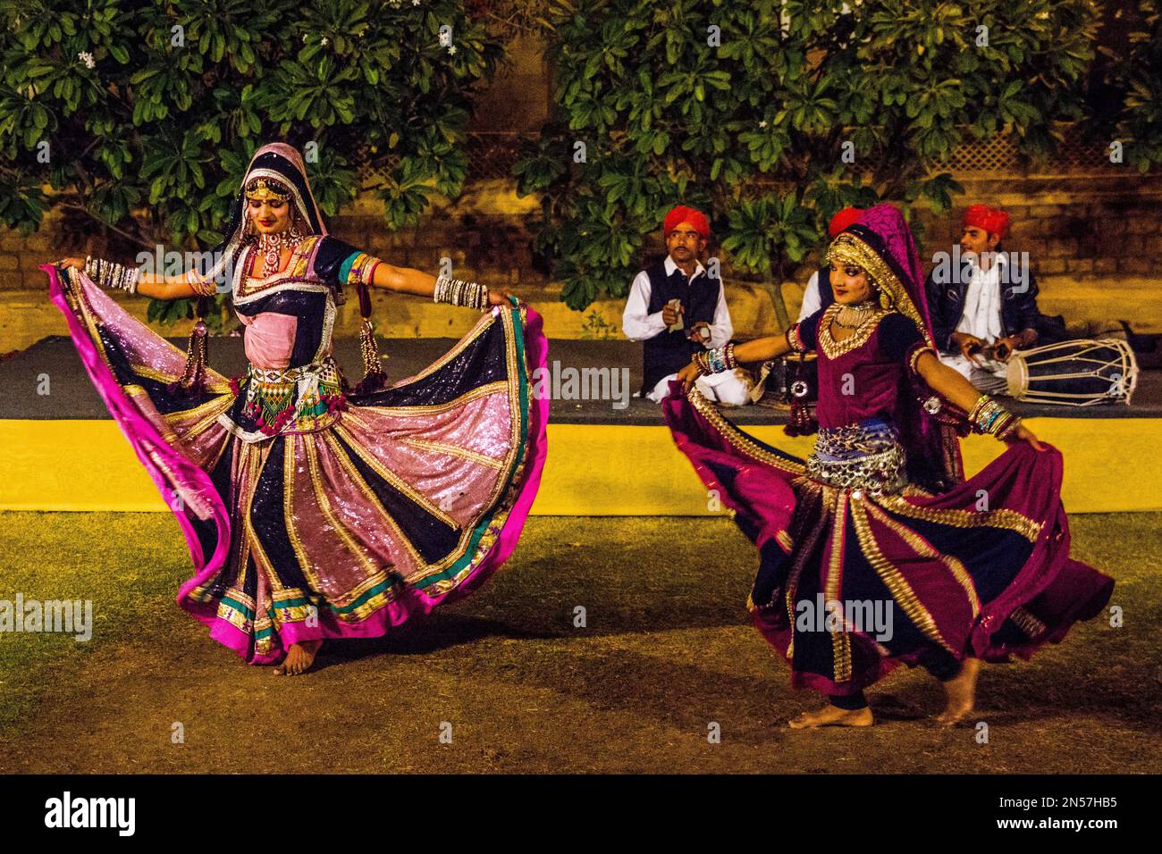 Ghoomar danza, musica e danza in Rajasthan, Rajasthan, India Foto Stock