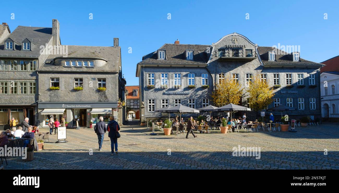 Facciata in ardesia sul Kaiserringhaus, piazza del mercato, Goslar, patrimonio dell'umanità dell'UNESCO, Harz Mountains, bassa Sassonia, Germania Foto Stock