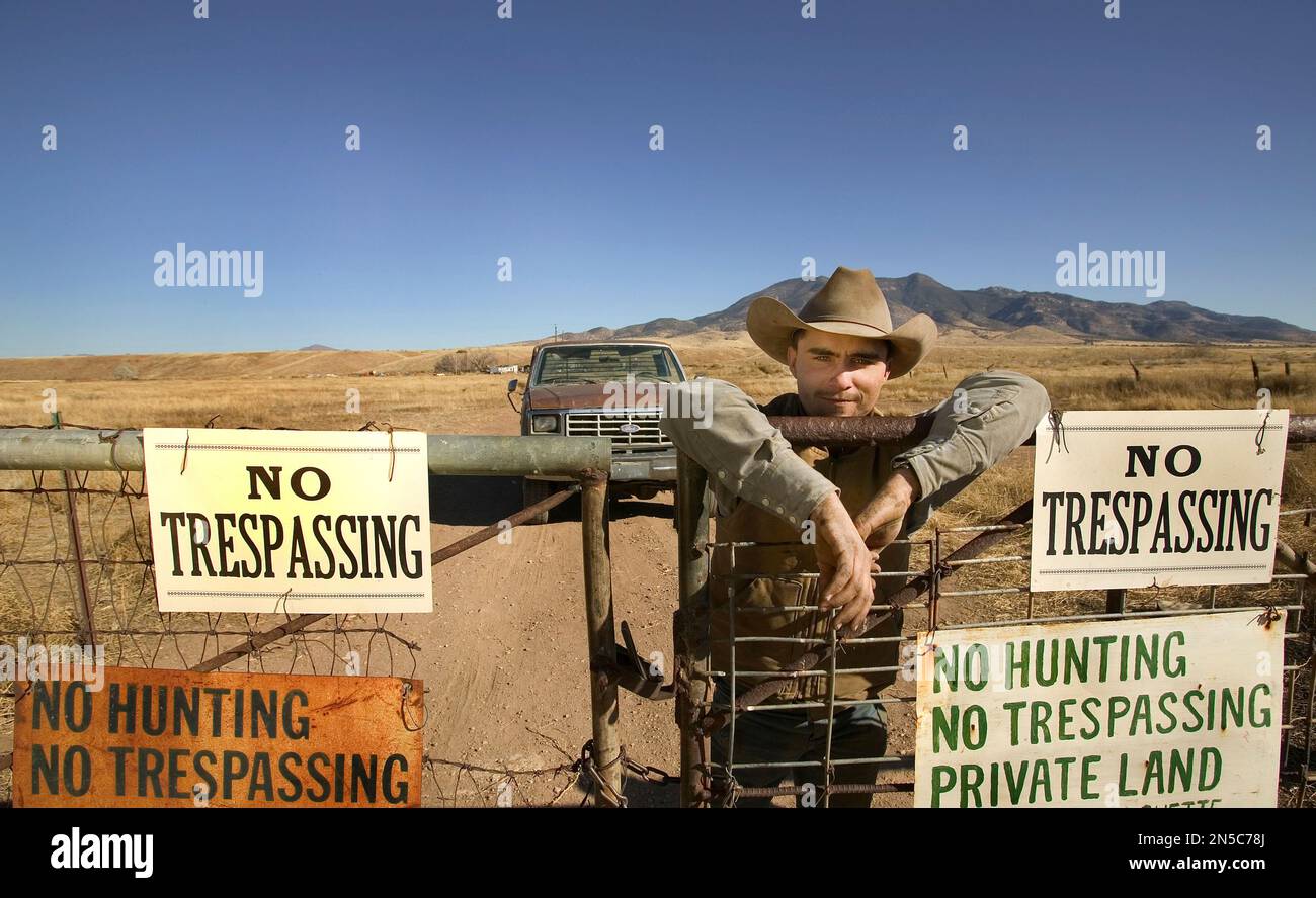 Il rancher nel New Mexico al confine con il Messico Randy deve fare la parte di Drug Mules sulle strade di campagna che attraversano la sua terra. Foto Stock