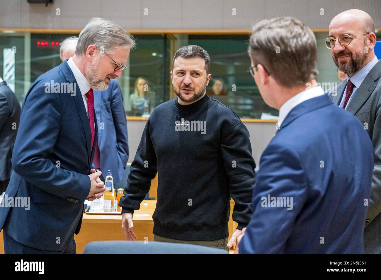 BRUXELLES - il presidente ucraino Volodimir Zelensky incontra i capi di governo durante un vertice UE inserito. La riunione discuterà, tra l'altro, del sostegno dell'UE all'Ucraina e dei crescenti problemi di migrazione in Europa. ANP JONAS ROOSENS olanda fuori - belgio fuori Foto Stock