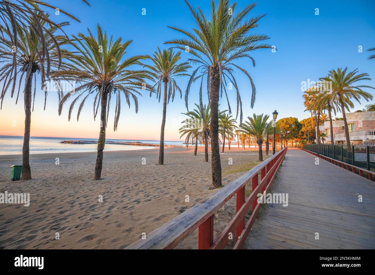Puerto Banus vicino a Marbella spiaggia di sabbia, Andalusia regione della Spagna Foto Stock