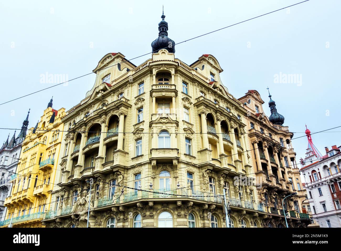 Dettaglio architettonico di un edificio storico nel centro di Praga, Praga, Repubblica Ceca Foto Stock