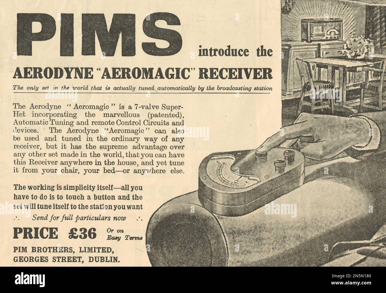 1935 spot per il ricevitore Aerodyne 'Aeromagica'. Un apparecchio radio è stato dichiarato il primo al mondo a consentire la sintonizzazione automatica tramite telecomando. Foto Stock