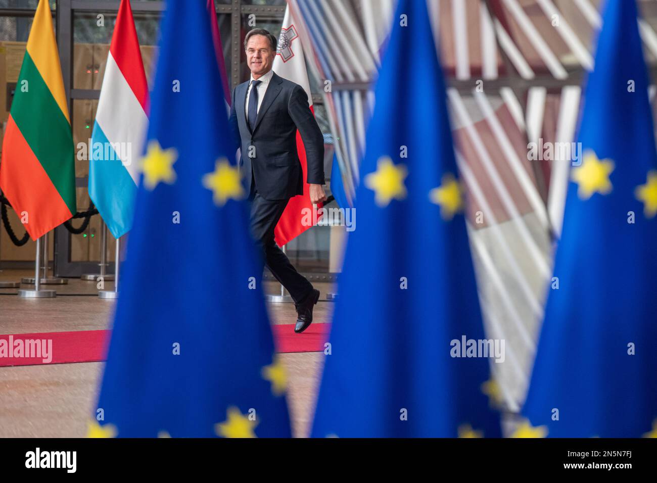 BRUXELLES - il primo Ministro dei Paesi Bassi Mark Rutte arriva per il primo giorno di un vertice UE inserito. La riunione discuterà, tra l'altro, del sostegno dell'UE all'Ucraina e dei crescenti problemi di migrazione in Europa. ANP JONAS ROOSENS olanda fuori - belgio fuori Foto Stock