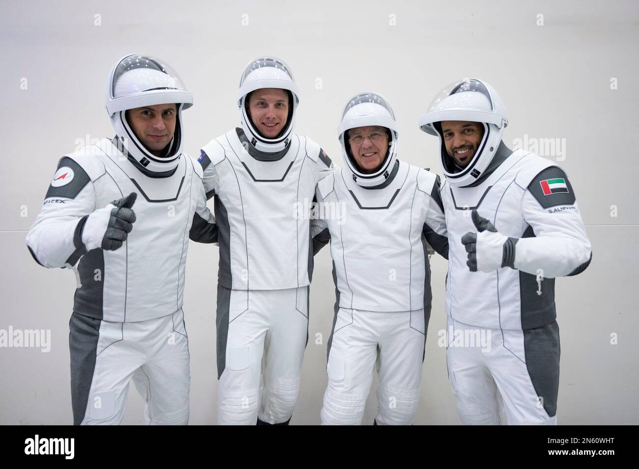 Stati Uniti. 30th Jan, 2023. I quattro membri dell'equipaggio che compongono lo SpaceX Crew-6 Mission Specialist Andrey Fedyaev, il pilota William Hoburg, il comandante Stephen Bowen, e lo Mission Specialist Sultan al Nedayi al Kennedy Space Center in Florida. Credit: SpaceX/ZUMA Press Wire Service/ZUMAPRESS.com/Alamy Live News Foto Stock