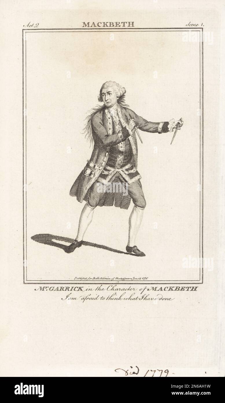 Garrick nel personaggio di Macbeth in Macbeth di William Shakespeare, Drury Lane Theatre, 7 gennaio 1744. In parrucca, cappotto lungo, gilet, braghe e scarpe con fibbia, con pugnali. David Garrick, 1717-1779, attore e direttore teatrale inglese. Incisione su copperplate dall'edizione di John Bell di Shakespeare, Londra, 18th gennaio 1776. Foto Stock