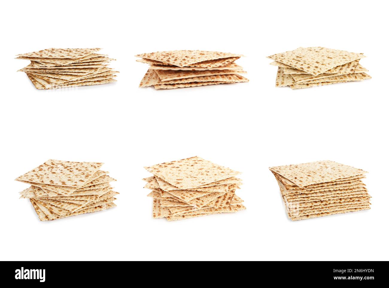 Impostato con Passtover matzos su sfondo bianco. Festa di Pesach Foto Stock