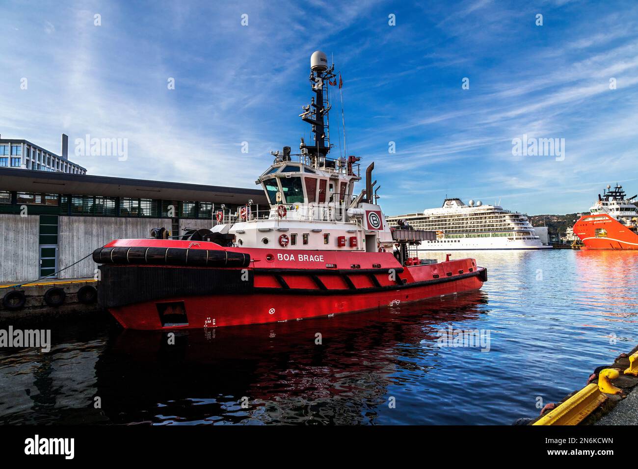 Rimorchiatore Boa Brage nel porto di Bergen, Norvegia Foto Stock