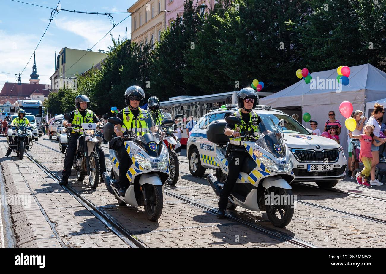 Brno, Repubblica Ceca, 3 settembre 2022 pattuglia della polizia sulle motociclette. Spettacolo dei servizi urbani a Brno Foto Stock