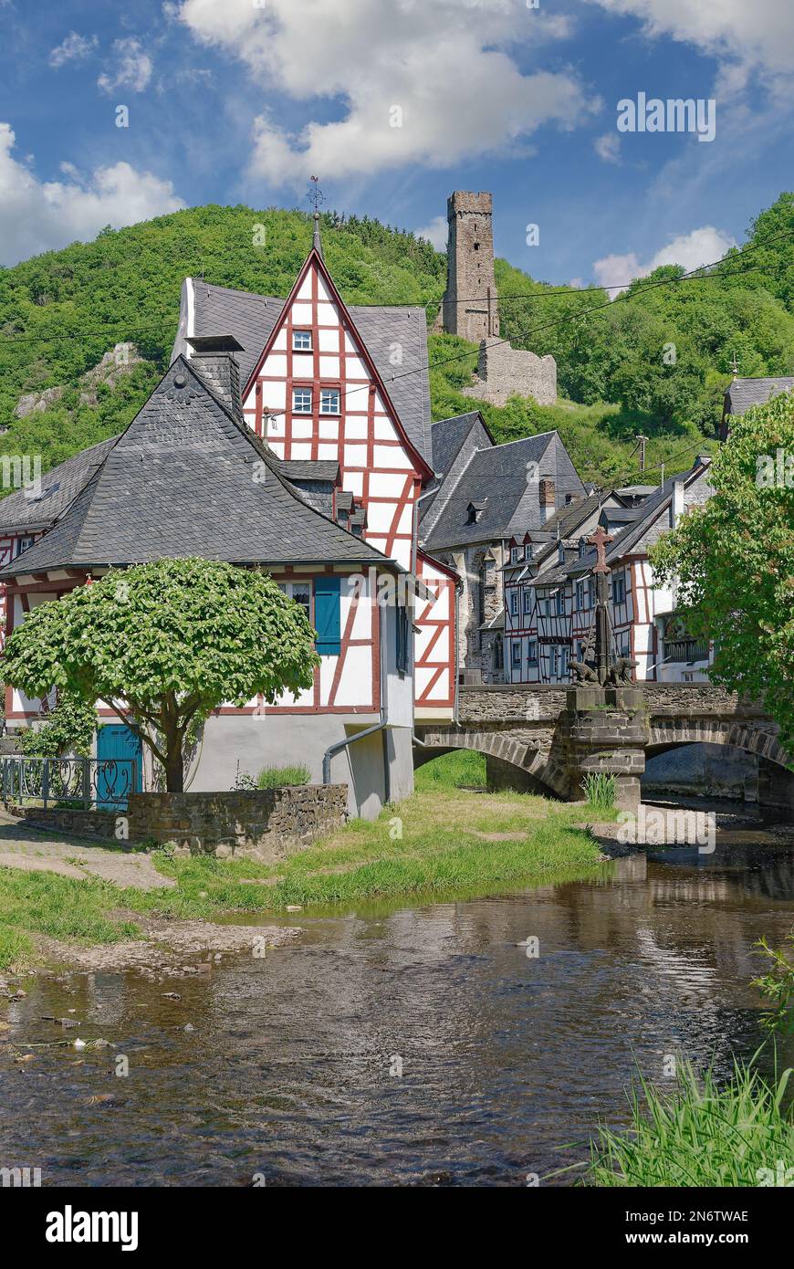 Villaggio di Monreal, l'Eifel, Germania Foto Stock