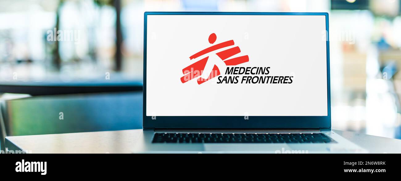 POZNAN, POL - 22 NOVEMBRE 2022: Computer portatile che mostra il logo di Medecins Sans Frontieres, un internazionale umanitario medico non governativi organi Foto Stock