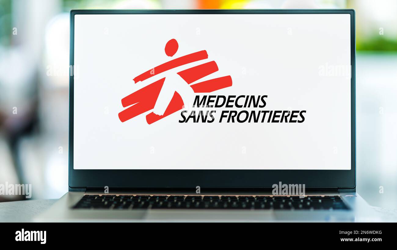 POZNAN, POL - 22 NOVEMBRE 2022: Computer portatile che mostra il logo di Medecins Sans Frontieres, un internazionale umanitario medico non governativi organi Foto Stock