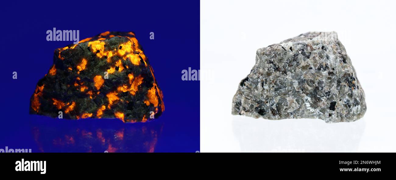 Foto di confronto di pietra Sodalite-syenite sotto la luce del giorno e mostra luce fluorescente sotto la luce UV Foto Stock