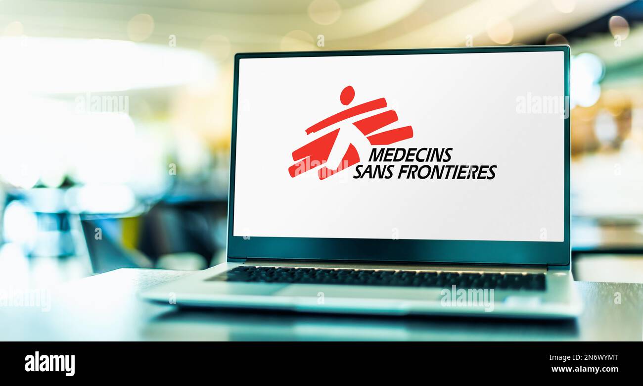 POZNAN, POL - 22 NOVEMBRE 2022: Computer portatile che mostra il logo di Medecins Sans Frontieres, un internazionale umanitario medico non governativi organi Foto Stock