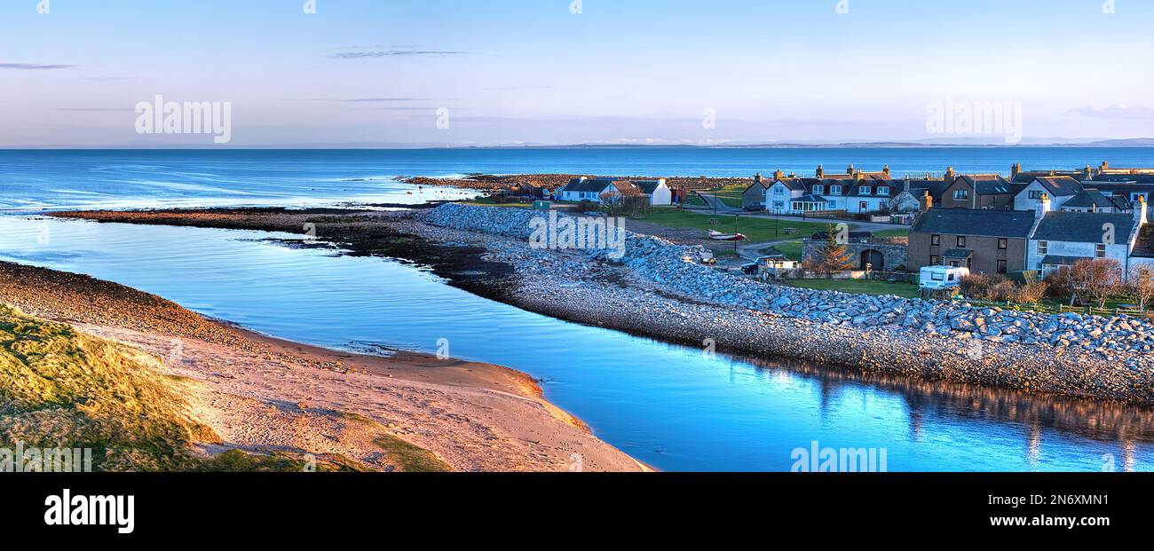 Estuario del fiume Brora che si affaccia sul Moray Firth Foto Stock