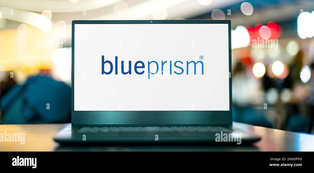 POZNAN, POL - 28 GIUGNO 2022: Computer portatile che mostra il logo di Blue Prism, una multinazionale britannica di software che ha aperto la strada e fa entrare Foto Stock