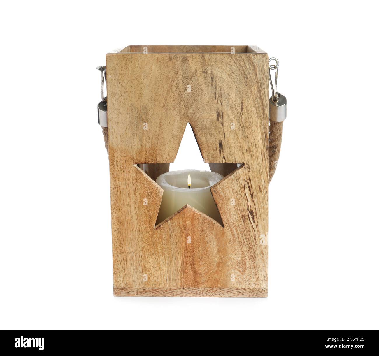 Lanterna di Natale in legno con candela accesa isolata su bianco Foto Stock