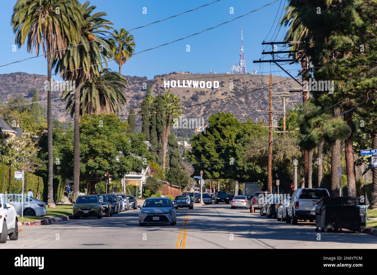 Un'immagine del segno di Hollywood come visto da North Beachwood Drive. Foto Stock