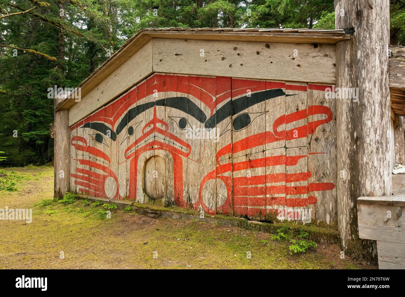 Longhouse, HLK'yah Llnagaay, Windy Bay, Lyell Island, BC Foto Stock