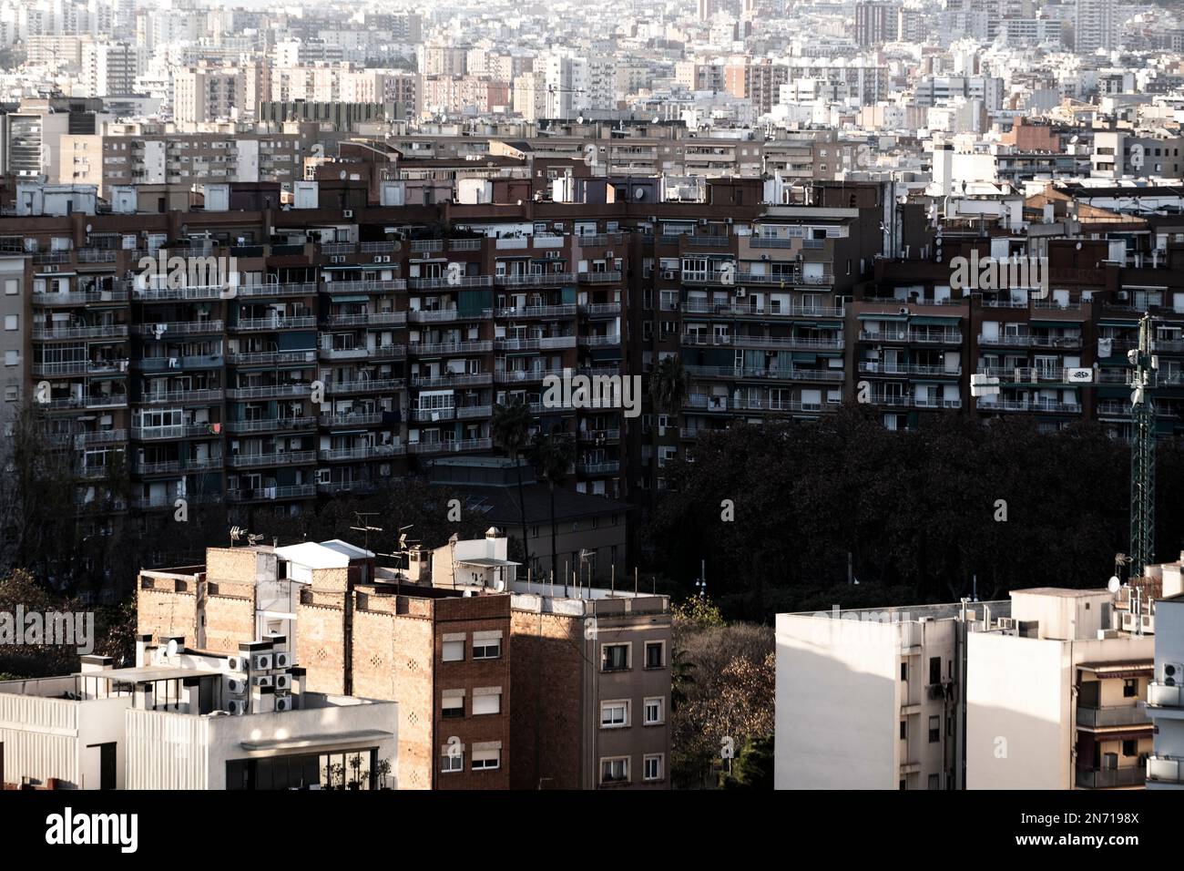 Vista aerea della massiccia zona residenziale della città di Barcellona Foto Stock