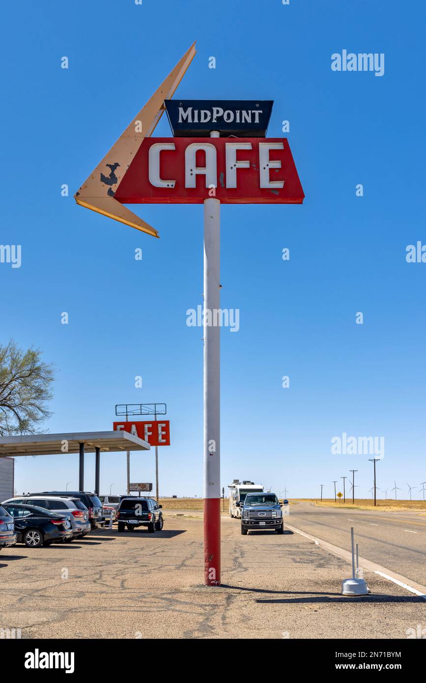 Il Midpoint Cafe lungo la Route 66, America, USA Foto Stock