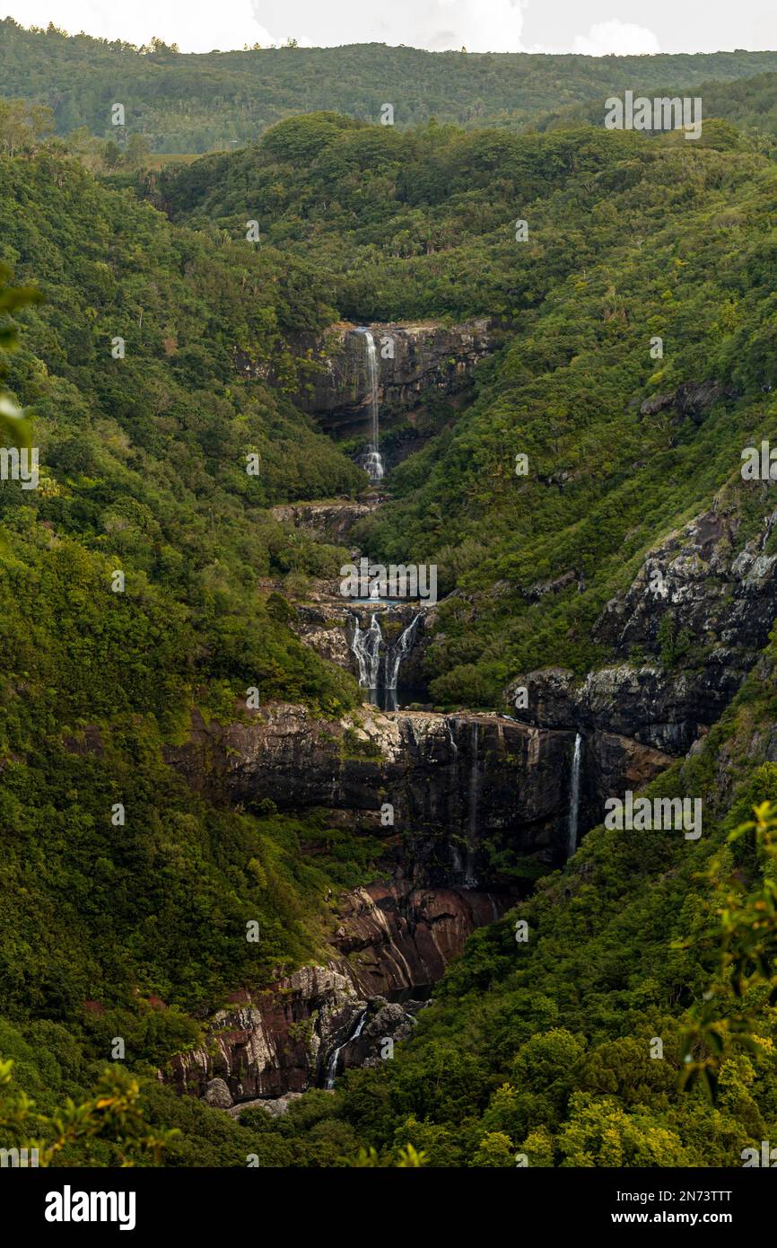 Le Cascate Tamarind (note anche come Cascate Tamarin o 7 Cascate) sono una bella attrazione del sud-ovest di Mauritius. Famosa per i suoi splendidi dintorni e la natura incontaminata, la cascata Tamarind è una zona sorprendente, anche se difficile da raggiungere. Foto Stock