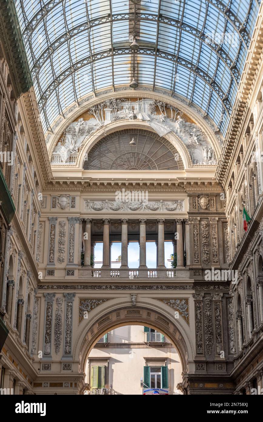Galleria Umberto i a Napoli, costruito in stile Art Nouveau, nel sud Italia Foto Stock