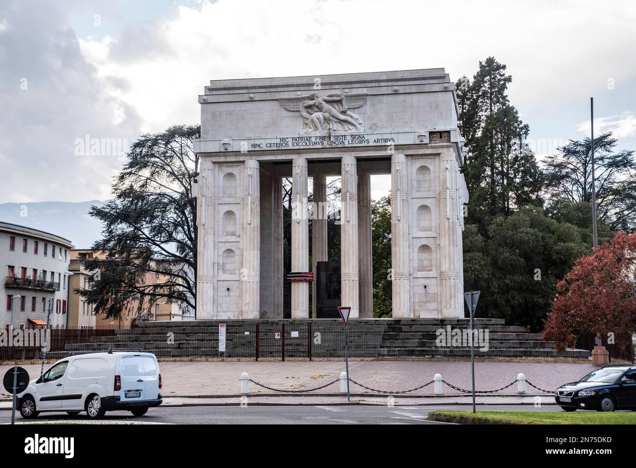 Antico monumento dedicato alla vittoria della prima guerra mondiale a Bolzano, provincia autonoma del Tirolo meridionale Foto Stock