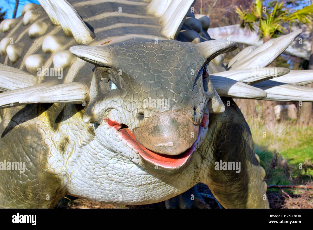 Saichania modello animatronico dello zoo di Edimburgo mostra di dinosauri Hilltop Foto Stock