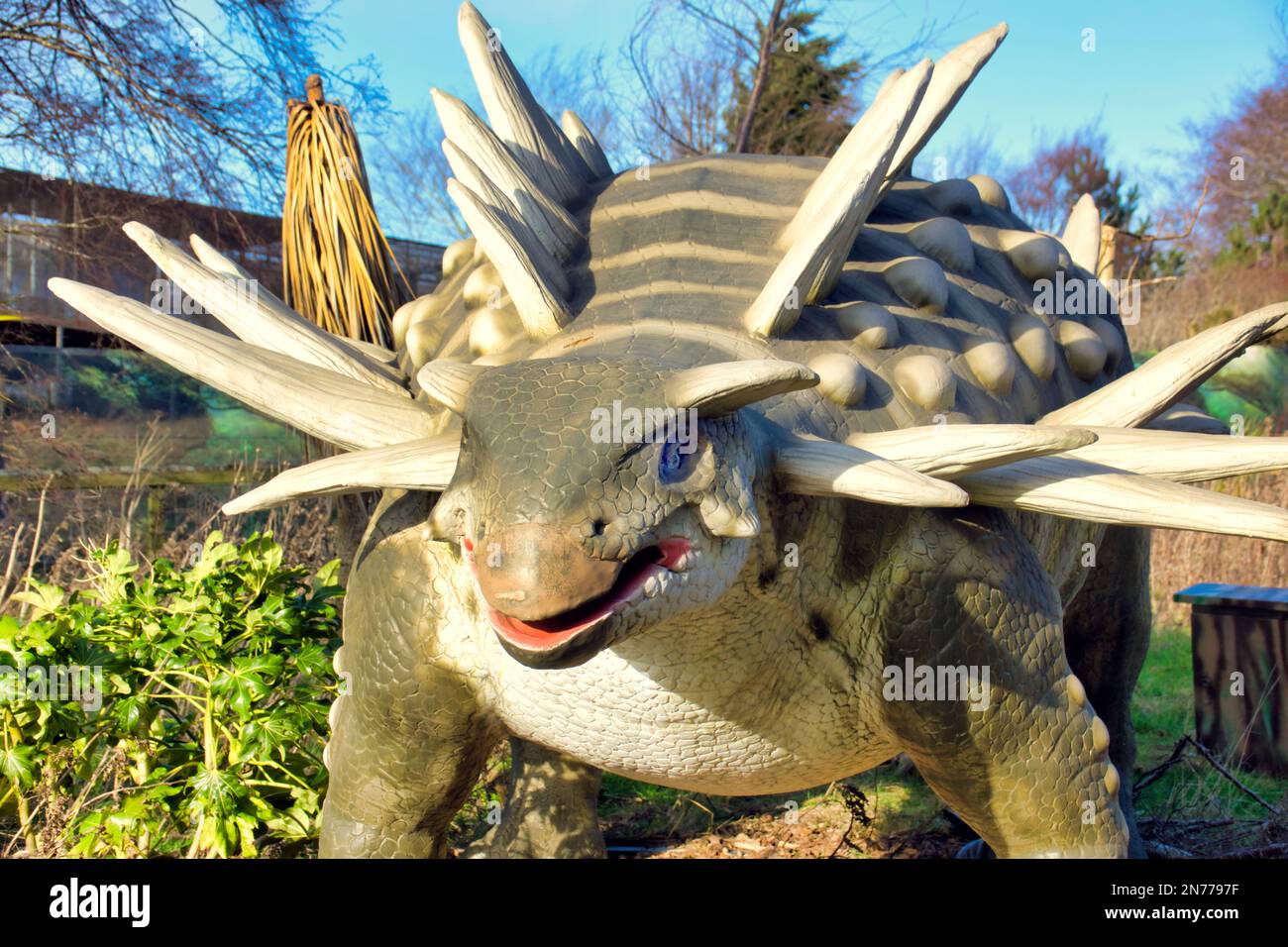 Saichania modello animatronico dello zoo di Edimburgo mostra di dinosauri Hilltop Foto Stock
