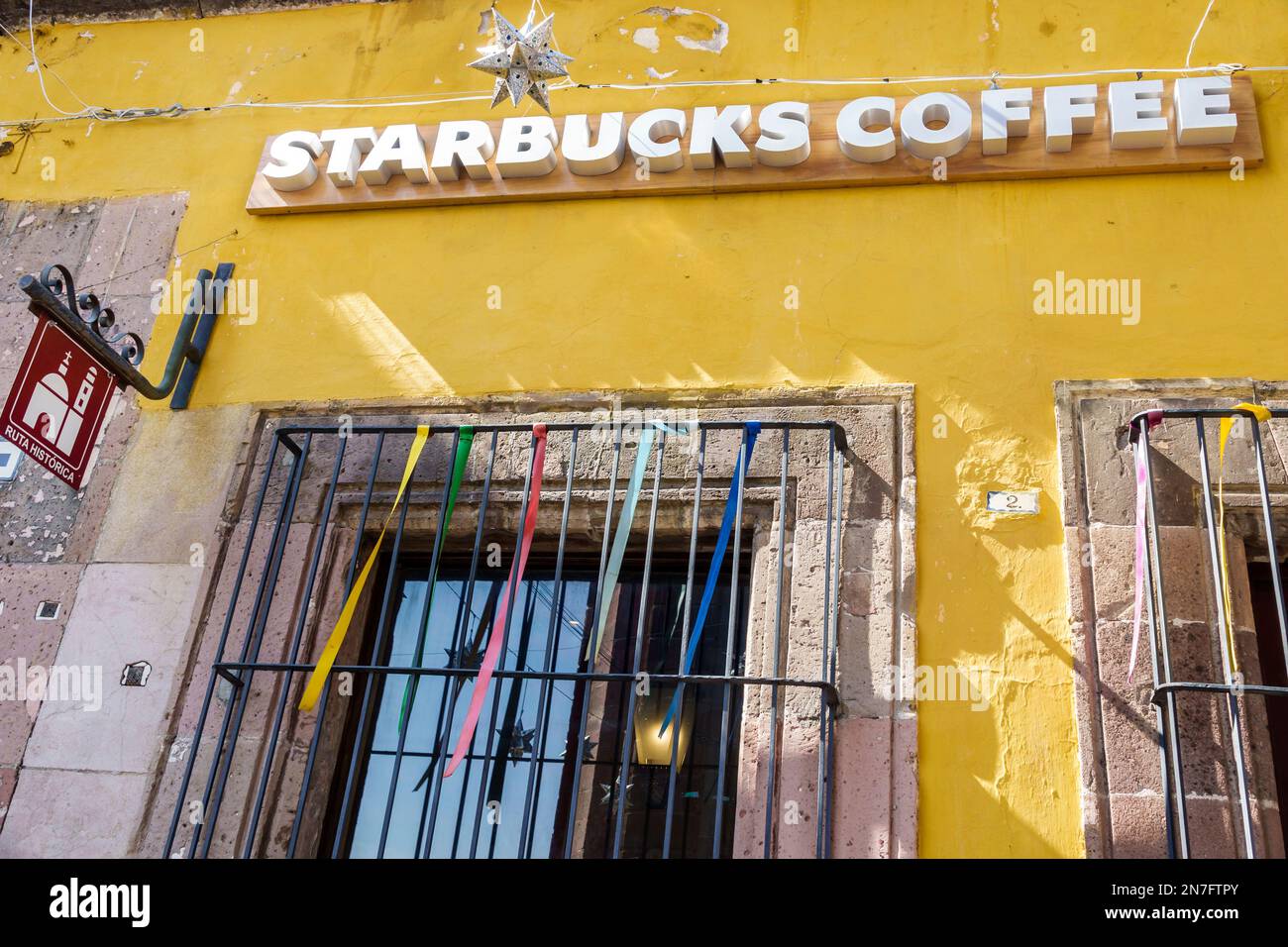 San Miguel de Allende Guanajuato Messico, Historico Centro storico zona Centro, caffè Starbucks, esterno, ingresso frontale, edificio Foto Stock