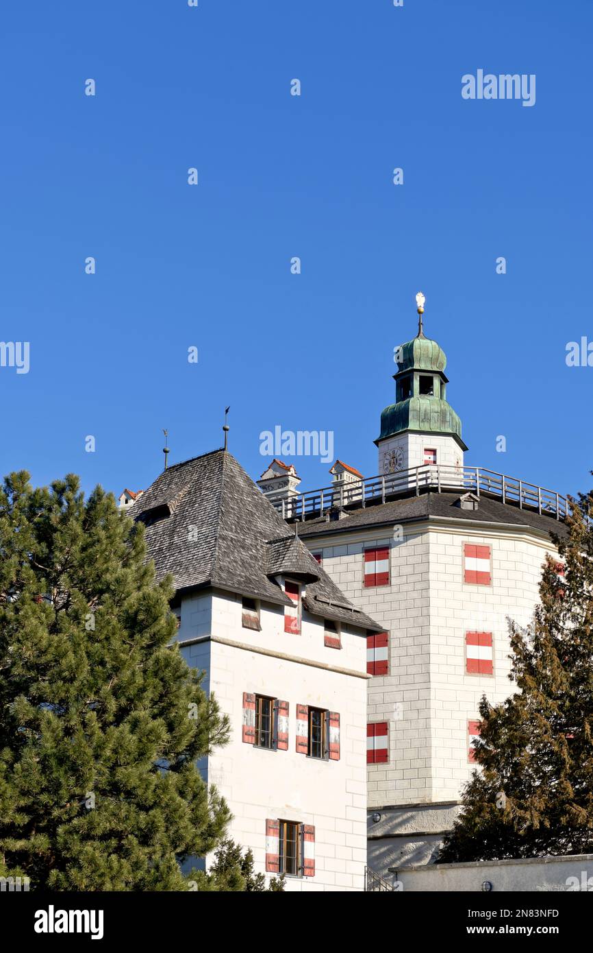 Il castello di Ambras, Innsbruck, in Tirolo, Austria Foto Stock