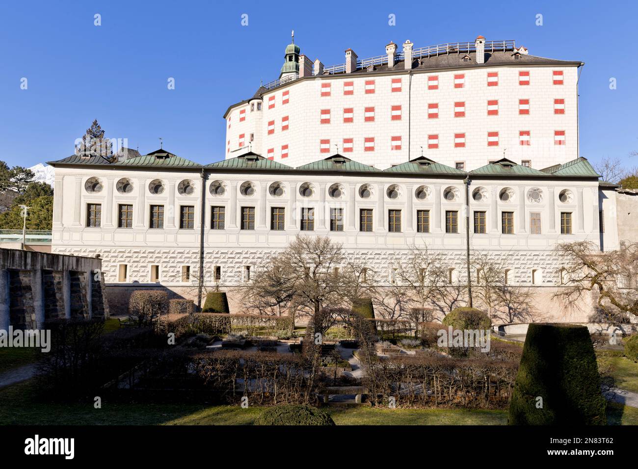 Il castello di Ambras, Innsbruck, in Tirolo, Austria Foto Stock