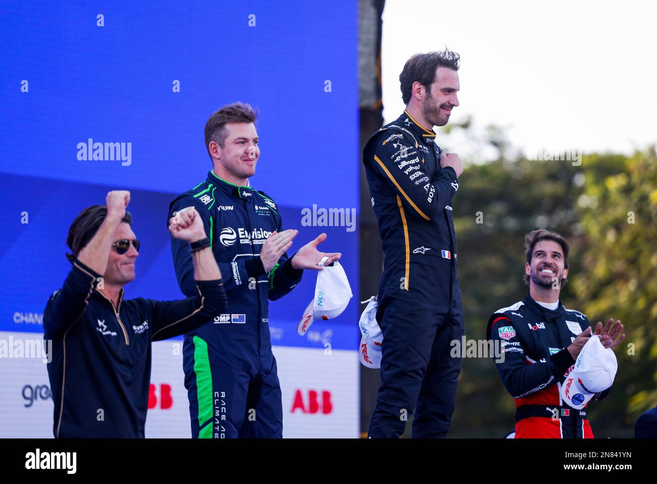 Hyderabad, India. 11th Feb, 2023. Hyderabad, India. 11th Feb, 2023. Hyderabad, India. 11th Feb, 2023. Podio, CASSIDY Nick (nzl), Envision Racing, Spark-Jaguar, Jaguar i - Time 6, VERGNE Jean-Eric (fra), DS Penske Formula e Team, Spark-DS, DS e-tense FE23, da COSTA Antonio Felix (prt), TAG HAUER Porsche Formula e Team, Porsche 99X Electric, ritratto durante il 2023 Hydereabad Prix, 3rd° appuntamento del Campionato del mondo ABB FIA Formula e 2022-23, sul circuito di Hyderabad Street dal 9 al 11 febbraio, a Hyderabad, India - Foto Julien Delfosse / DPPI Credit: DPPI Media/Alamy Live News Credit: D Foto Stock